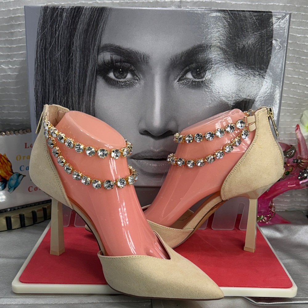 (E) Jennifer Lopez Beige and gold heels with diamond ankle detail, size8/38.5NWT